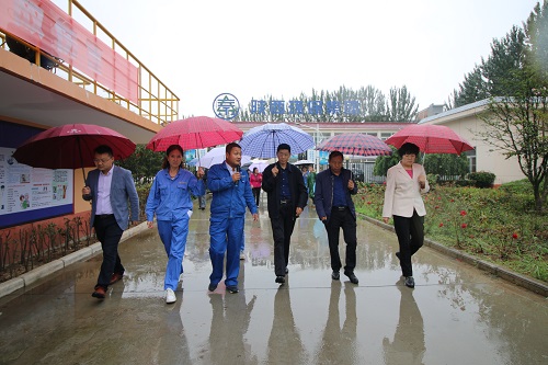商洛市人大常委会副主任杨长洲视察丹凤县污水处置厂 商洛市人大常委会副主任杨长洲视察丹凤县污水处置厂