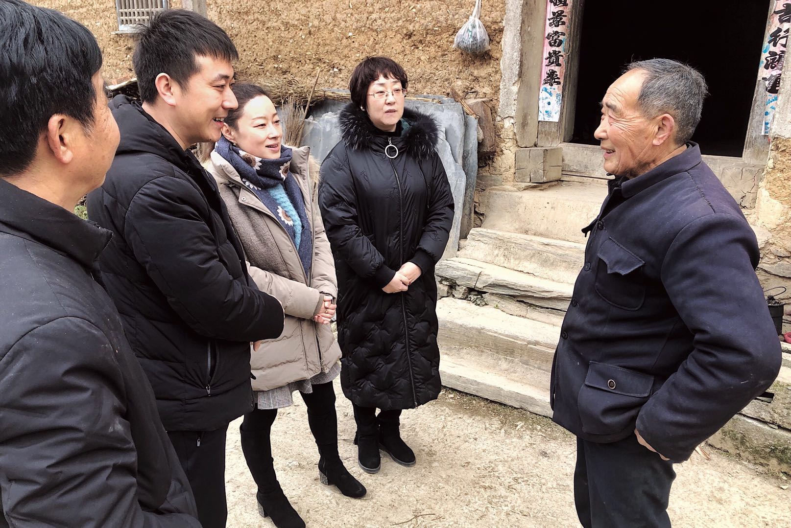 陕西沙巴集团赴旬阳县双河镇走访慰问送温暖
