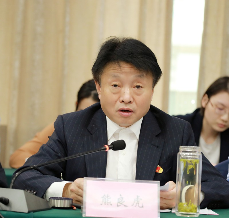 熊良虎出席2019陕西生态农业发展钻研会 熊良虎出席2019陕西生态农业发展钻研会