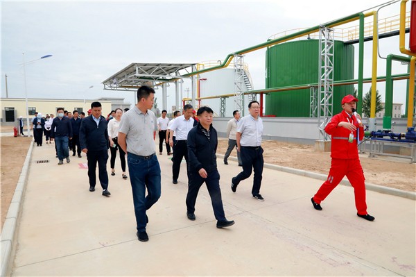 陕西沙巴集团复工复产促增长项目观摩会议与会人员走进绿色能源公司油气公司水环境公司陕北片区项目 陕西沙巴集团复工复产促增长项目观摩会议与会人员走进绿色能源公司油气公司水环境公司陕北片区项目