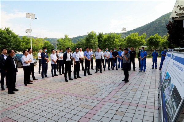 陕西沙巴集团复工复产促增长项目观摩会议与会人员走进绿色能源公司油气公司水环境公司陕北片区项目 陕西沙巴集团复工复产促增长项目观摩会议与会人员走进绿色能源公司油气公司水环境公司陕北片区项目