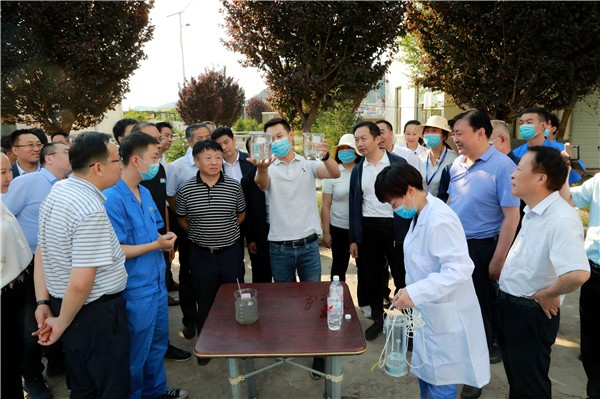 陕西沙巴集团复工复产促增长项目观摩会议与会人员走进绿色能源公司油气公司水环境公司陕北片区项目 陕西沙巴集团复工复产促增长项目观摩会议与会人员走进绿色能源公司油气公司水环境公司陕北片区项目