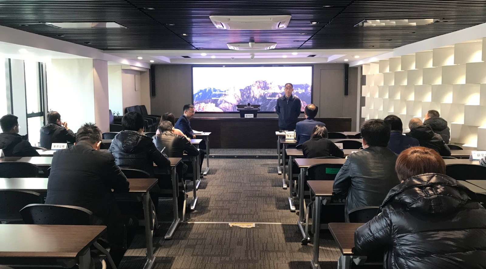 陕西沙巴集团积极响应省国资委要求 对冬春季疫情防控工作进行再部署再带头 陕西沙巴集团积极响应省国资委要求 对冬春季疫情防控工作进行再部署再带头