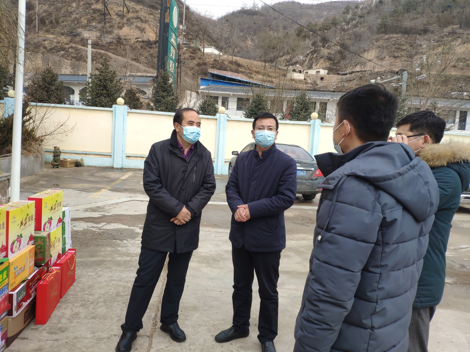 志丹县委常委、副县长赵伟慰问志丹县污水处置厂一线职工 志丹县委常委、副县长赵伟慰问志丹县污水处置厂一线职工