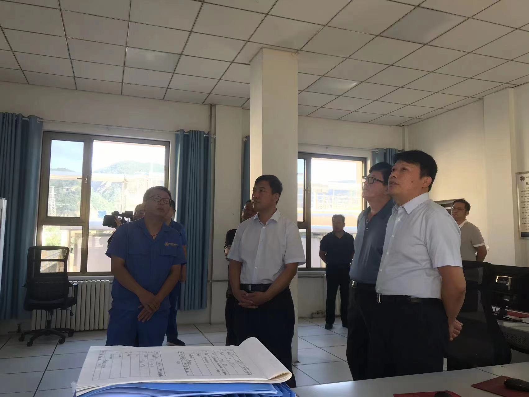 陕西省生态环境厅党组成员、副厅长张金东到水环境公司子长污水处置厂调研