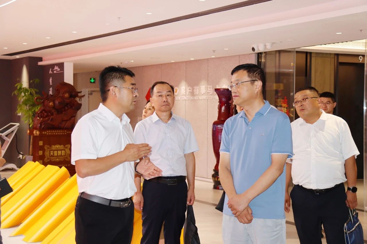 陕西沙巴集团与陆运助公司座谈互换 陕西沙巴集团与陆运助公司座谈互换